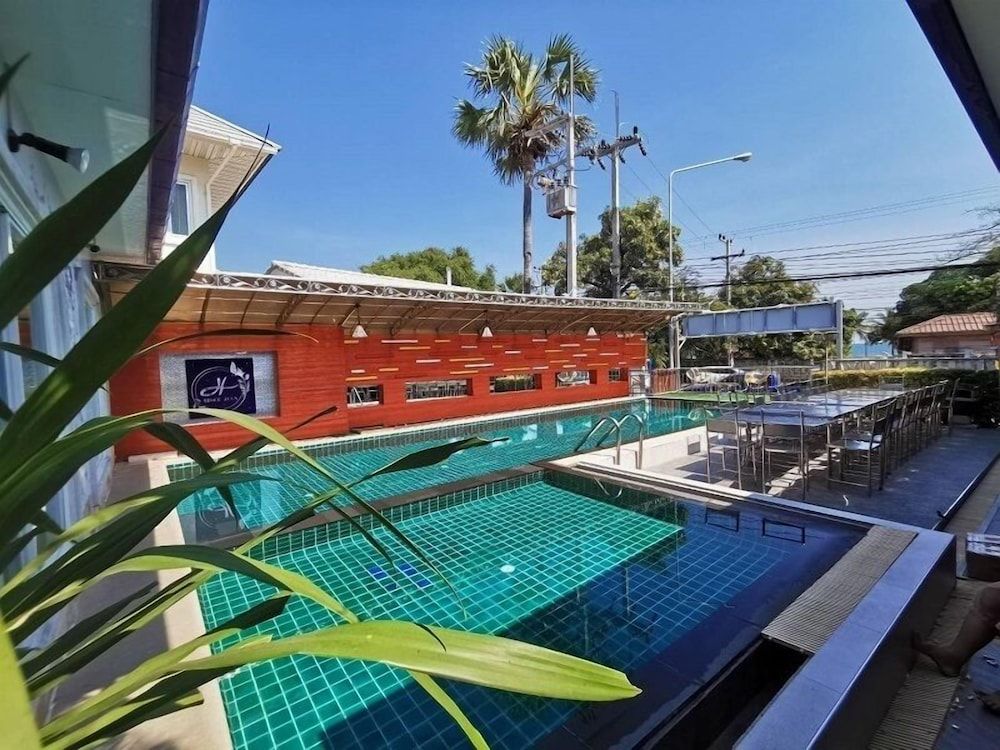 undefined Head Rock Home 7