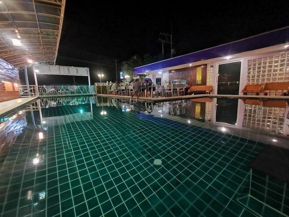 undefined Head Rock Home 4