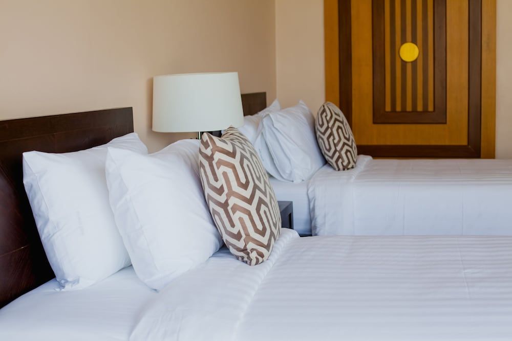 undefined Baan Eng Fah