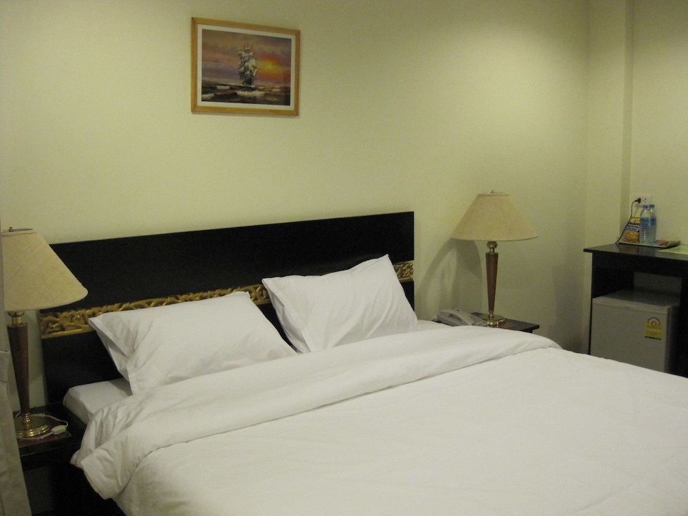 undefined The Bang Khun Phrom Suites 9