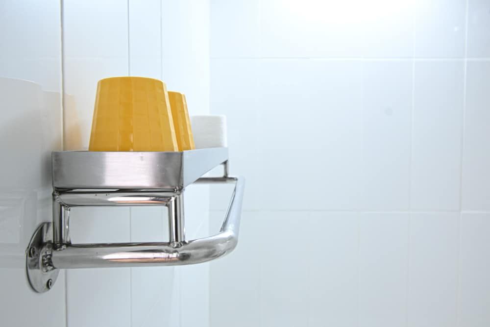 The Krungkasem Srikrung Hotel Twin Deluxe Room with Bathtub 5