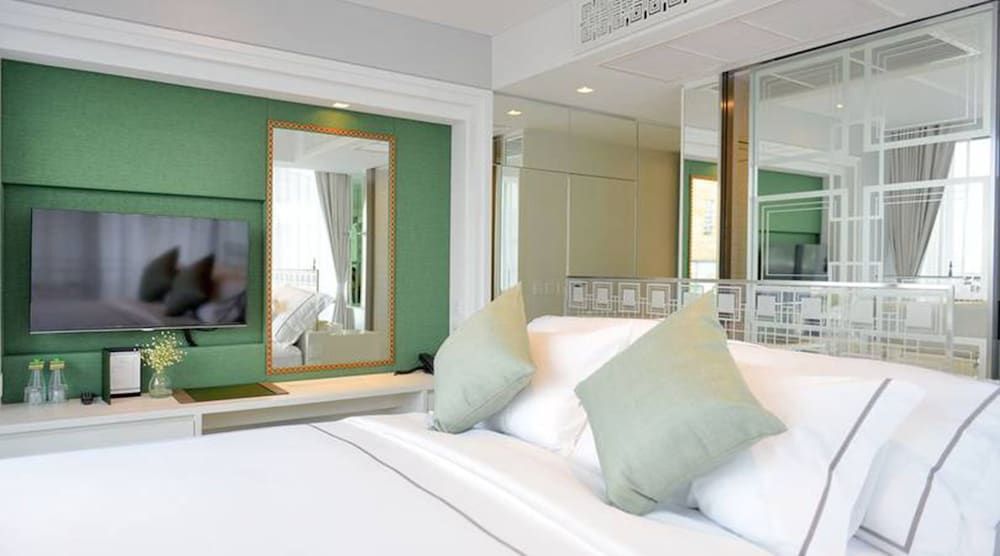 undefined Riva Arun Bangkok 4