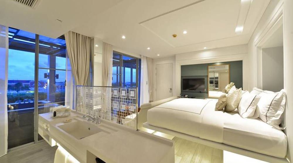 undefined Riva Arun Bangkok 4