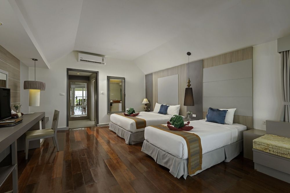 Nakara Long Beach Resort Double or Twin Room, Beachfront 4