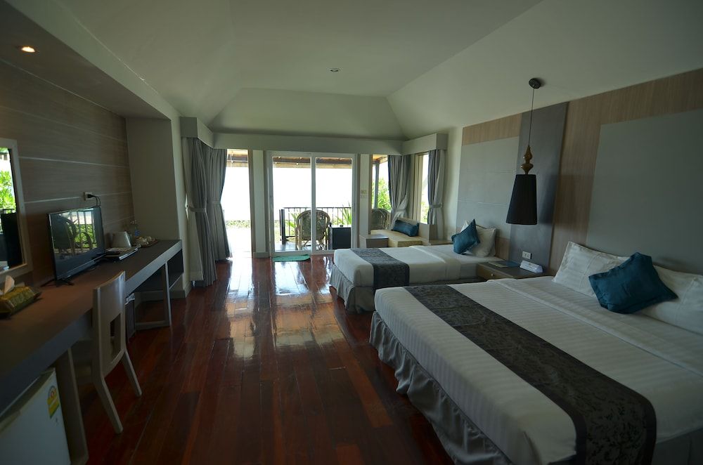 Nakara Long Beach Resort Double or Twin Room, Beachfront 3
