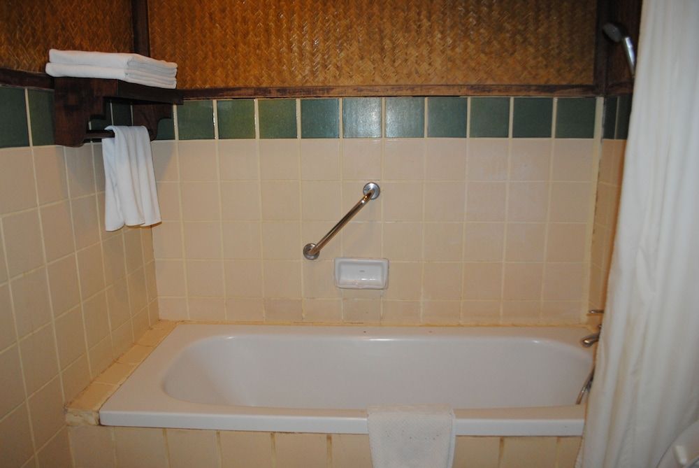 Baan Thai Resort Deluxe Room 4