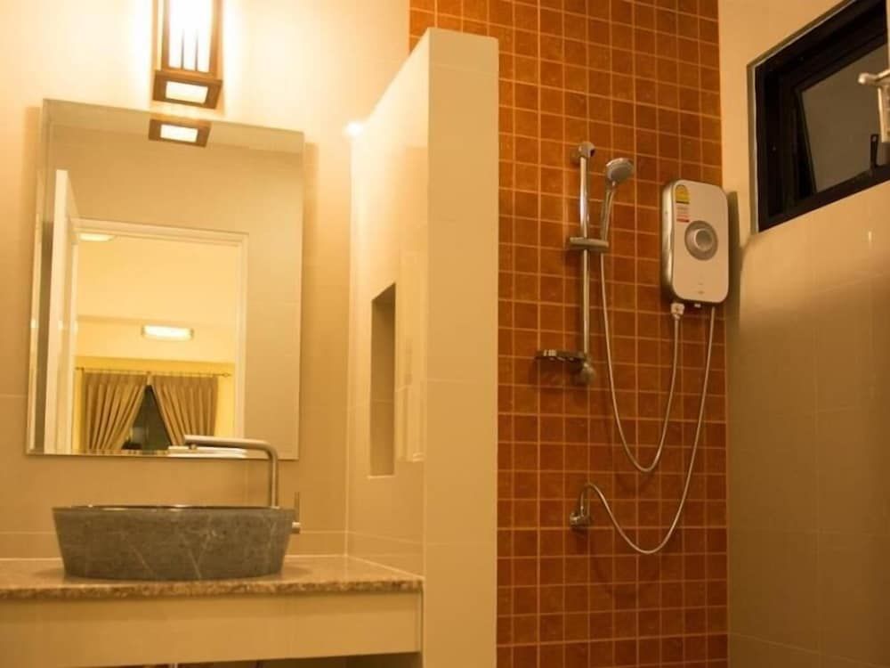 Chivapuri Residence Trat Superior Room 16