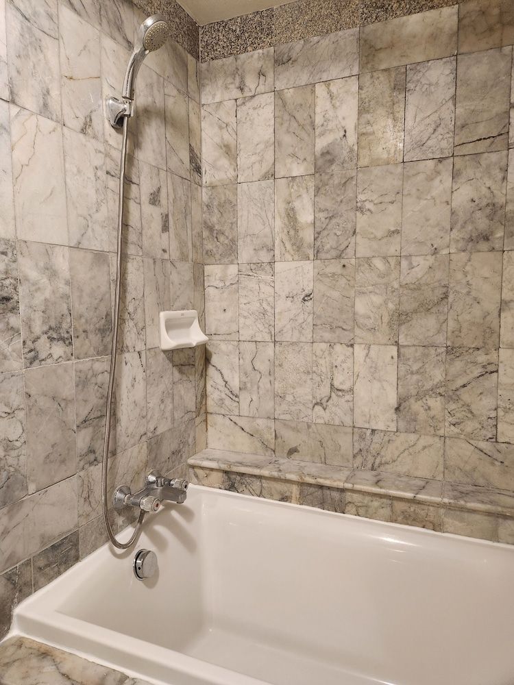 Interchange Tower Serviced Apartment Deluxe Double or Twin Room, 1 Double or 2 Twin Beds, City View 9