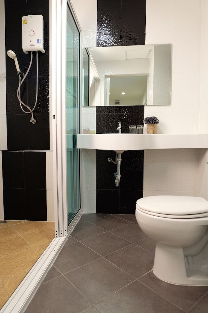 Area 69 Don Muang Maison Deluxe Double Bedroom 4