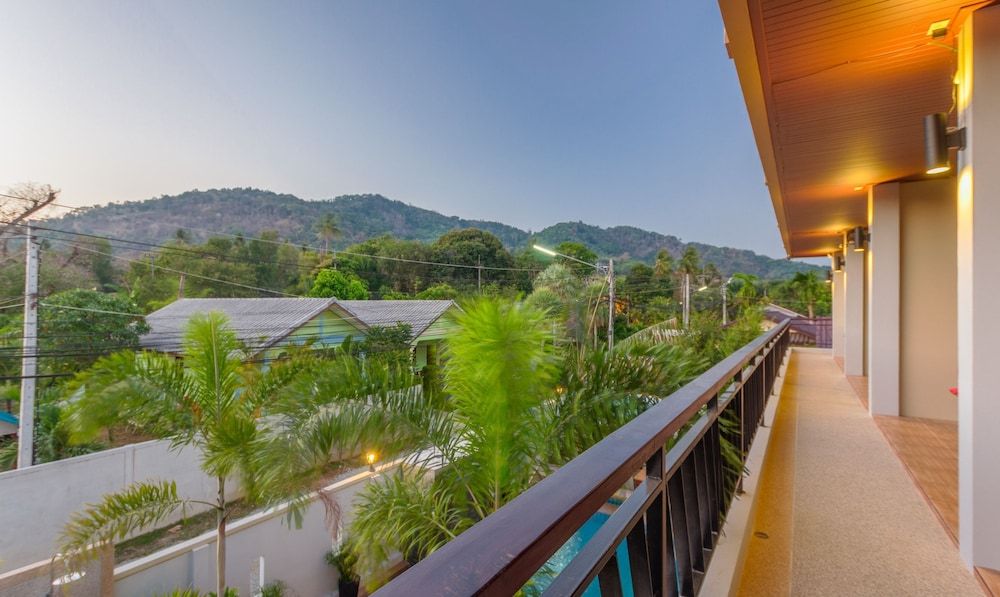 Happy Eight Resort Phuket Suite, 1 Bedroom, Balcony, Mountain View 5