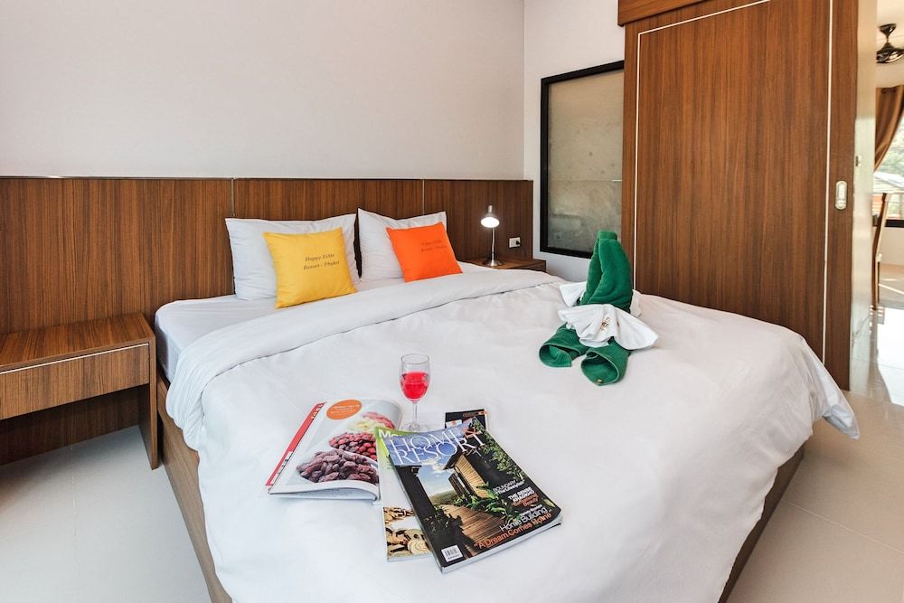 Happy Eight Resort Phuket Suite, 1 Bedroom, Balcony, Mountain View 2