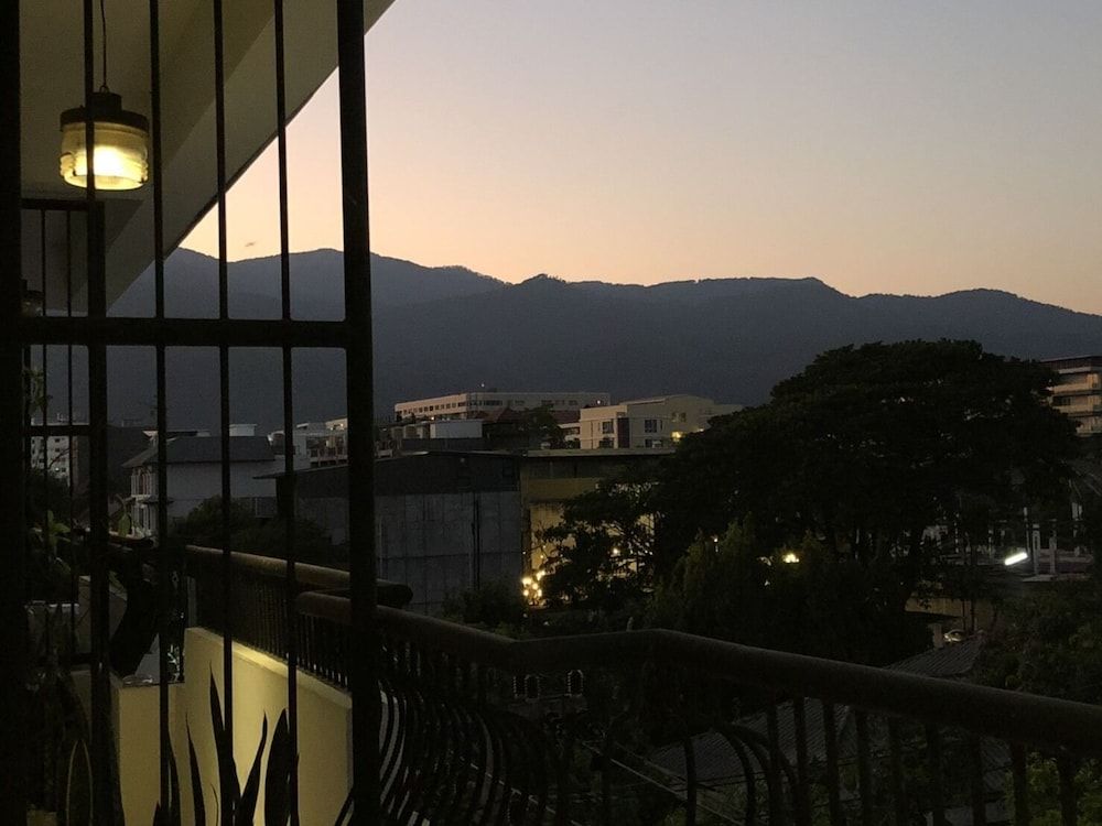 Hotel YaYee Cozy Small Room Only 4