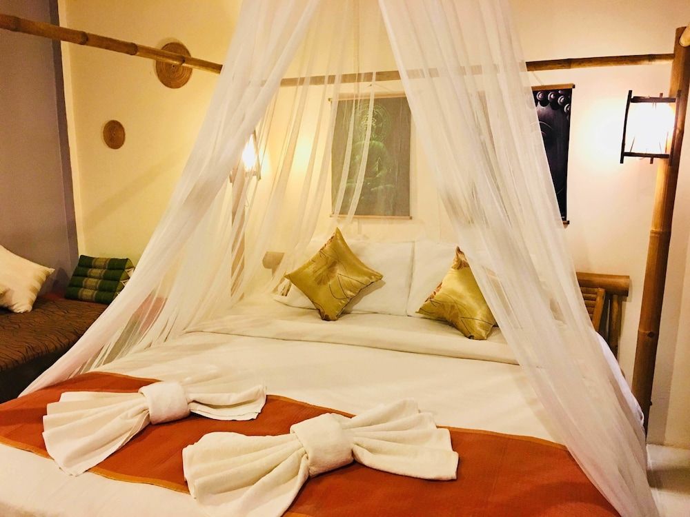 Deluxe Double Room, 1 King Bed, Garden View, Garden Area