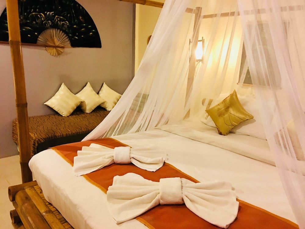 Deluxe Double Room, 1 King Bed, Garden View, Garden Area
