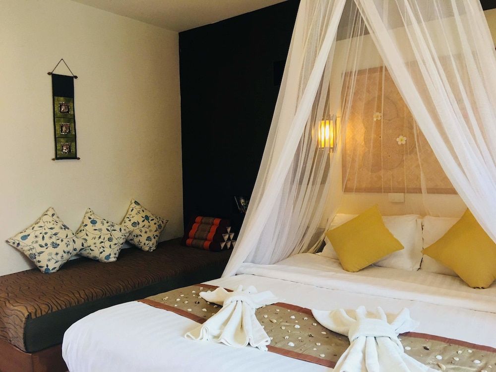 Deluxe Double Room, Pool View, Poolside