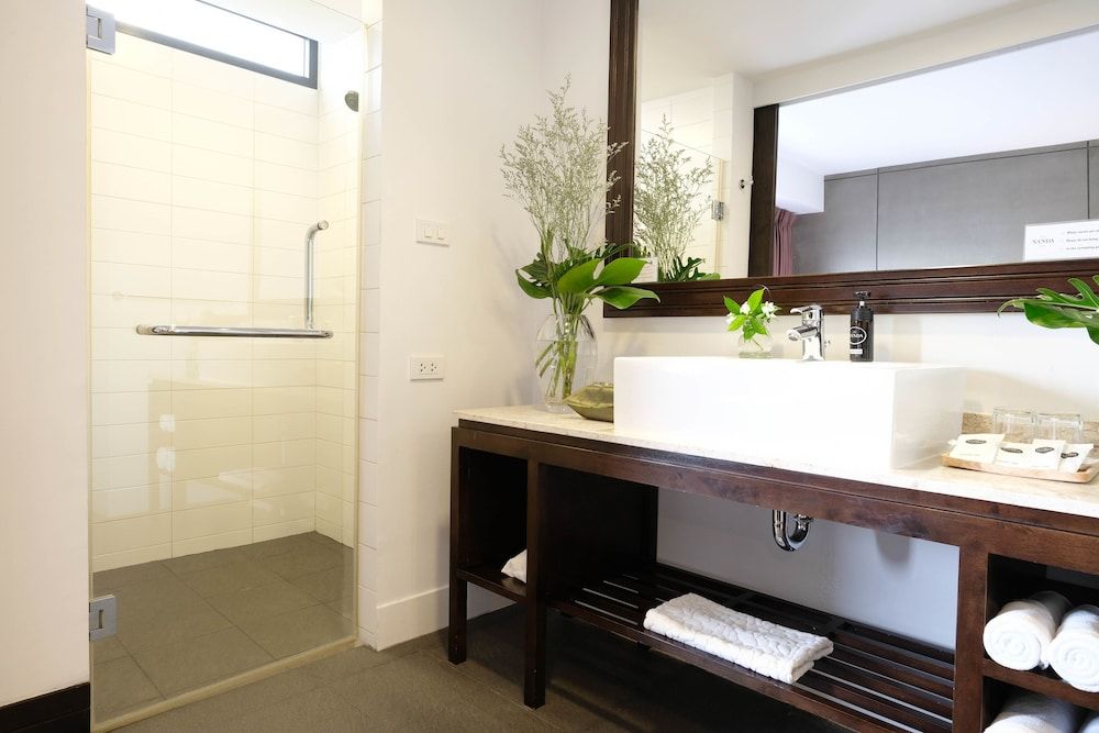 Nanda Heritage Hotel Deluxe Twin Room 6