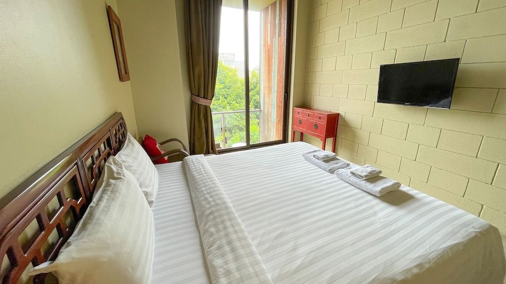 Villa Bangkok Formerly Villa Phra Sumen Standard Room, 1 King Bed, Garden View 2