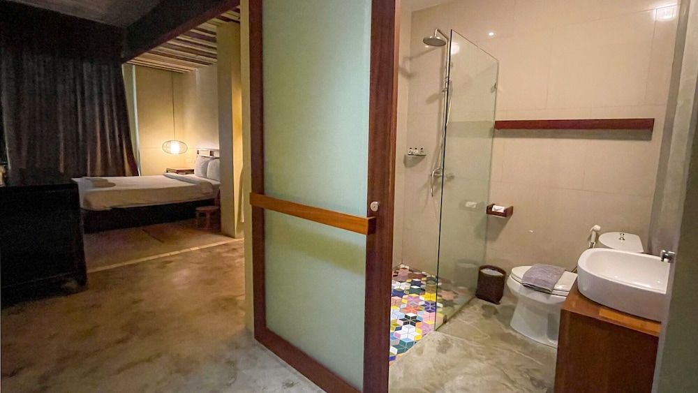 Villa Bangkok Formerly Villa Phra Sumen Standard Room, 1 King Bed, Garden View 7