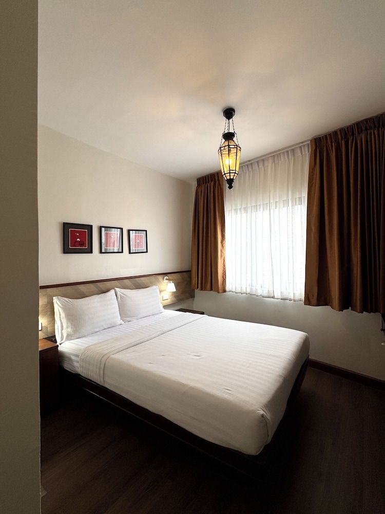 undefined Chetuphon Gate 7