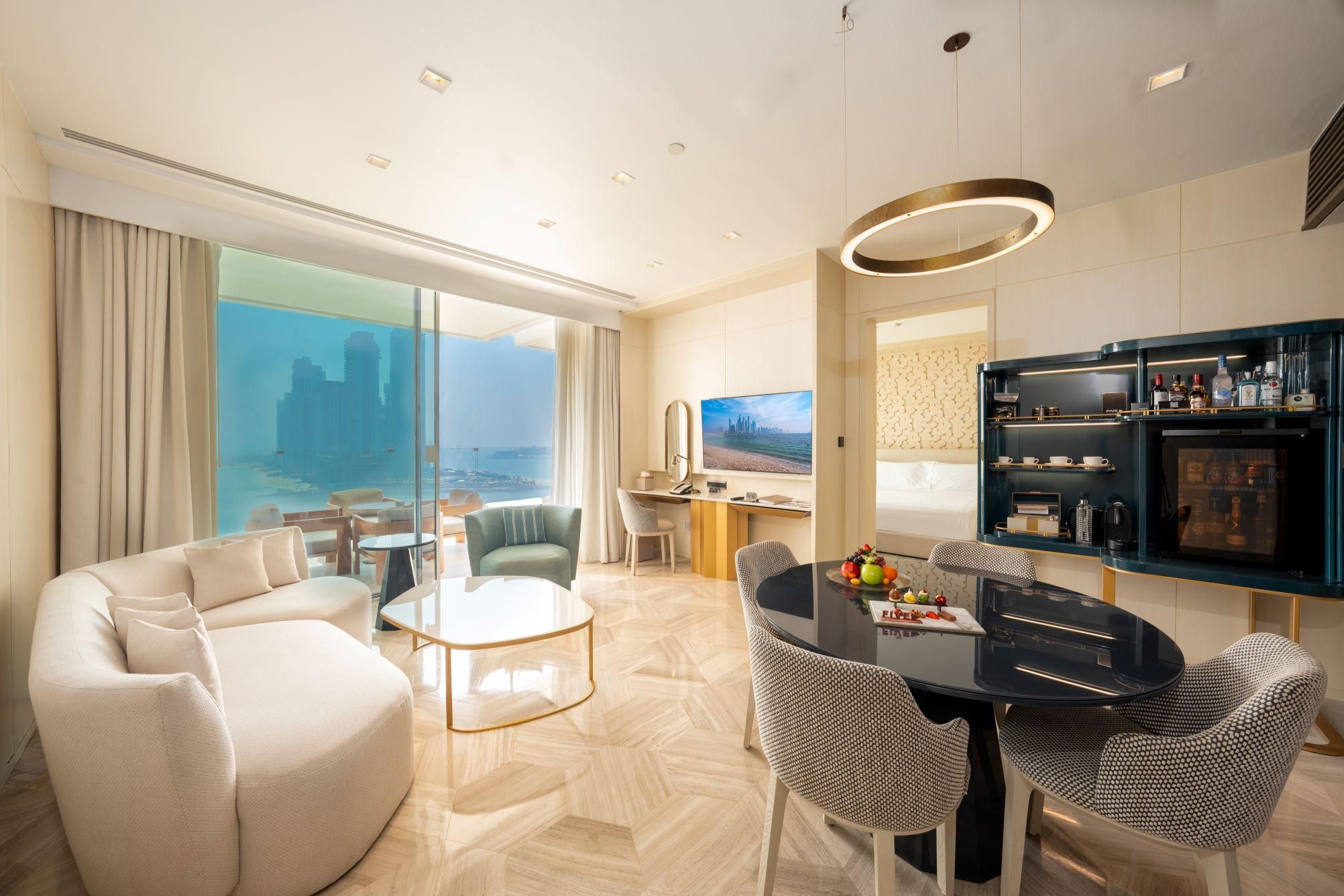 Luxe 1-Bedroom King Suite