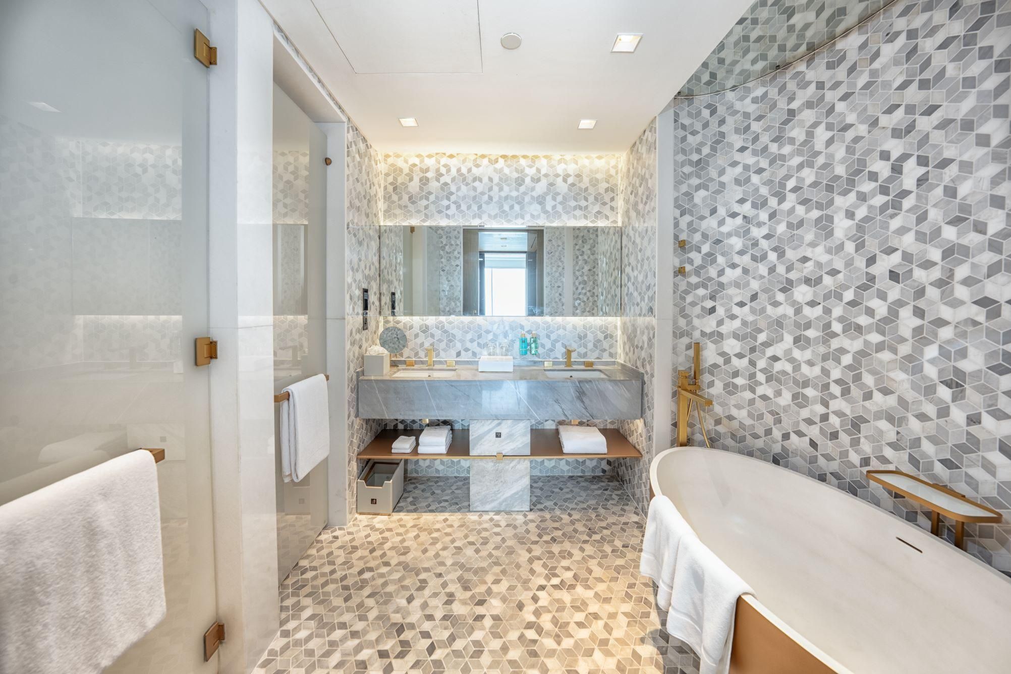 Luxe 1-Bedroom King Suite