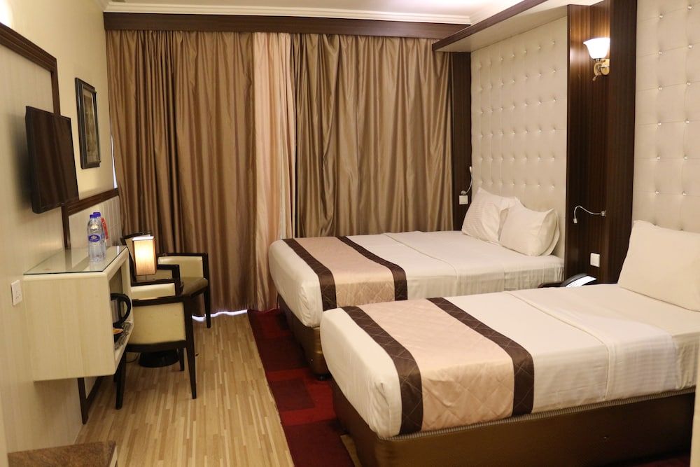 undefined Al Khaleej Grand Hotel