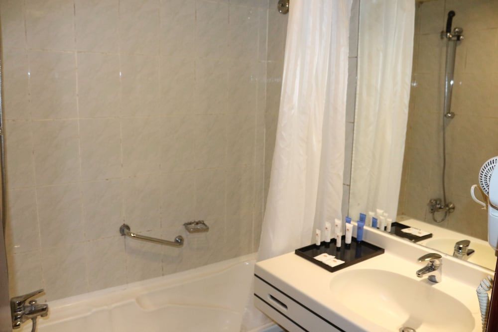 Al Khaleej Grand Hotel Double or Twin Room 7