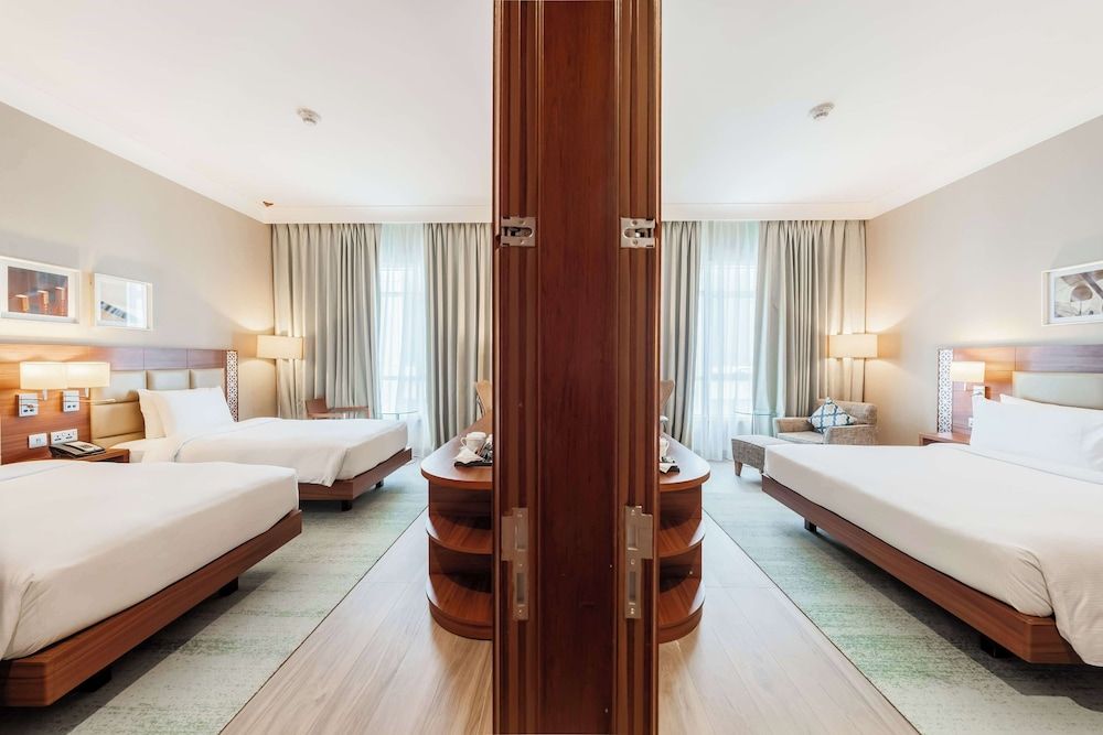Hilton Garden Inn Dubai Jumeirah Twin Room, 2 Twin Beds 5