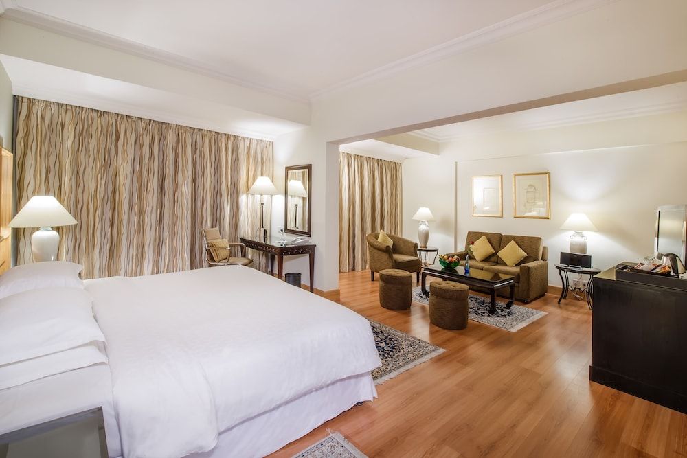 Sunday Suites Excelsior Hotel Deira (formerly Sheraton Deira) Deluxe Double King Bed Room