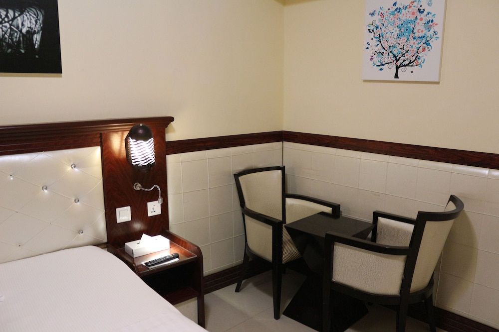 Mariana Hotel Standard Double Room 9