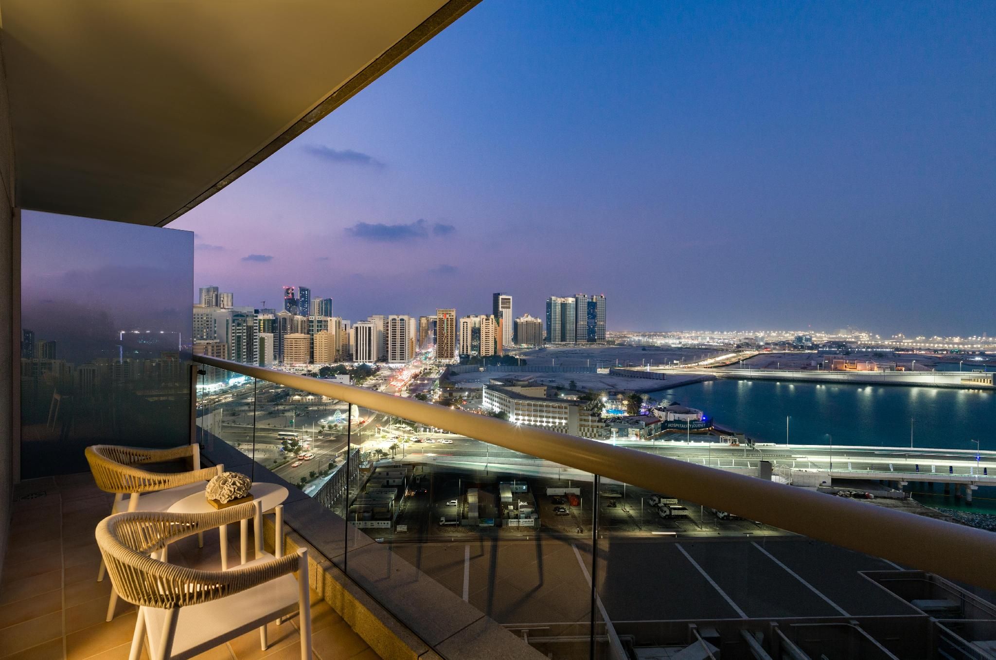 3-Bedroom Sea View Apartment with Balcony