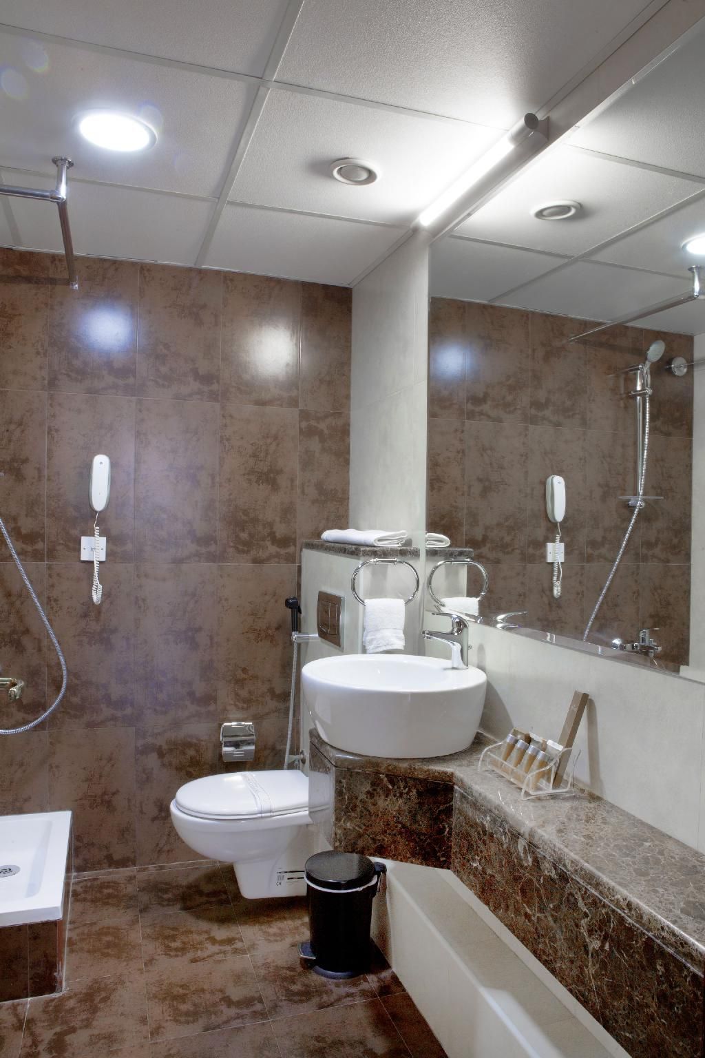 Landmark Hotel Standard Room 3