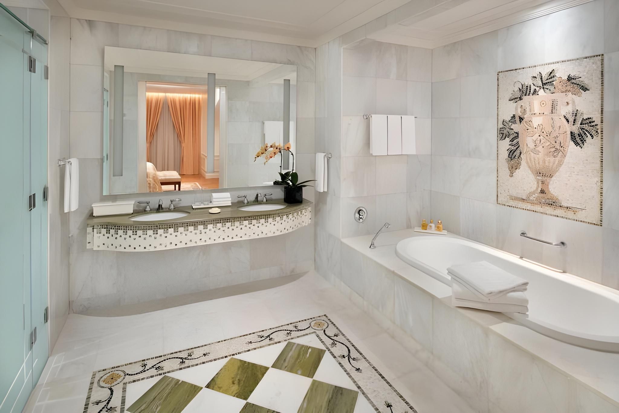 Palazzo Versace Dubai Deluxe City View 3