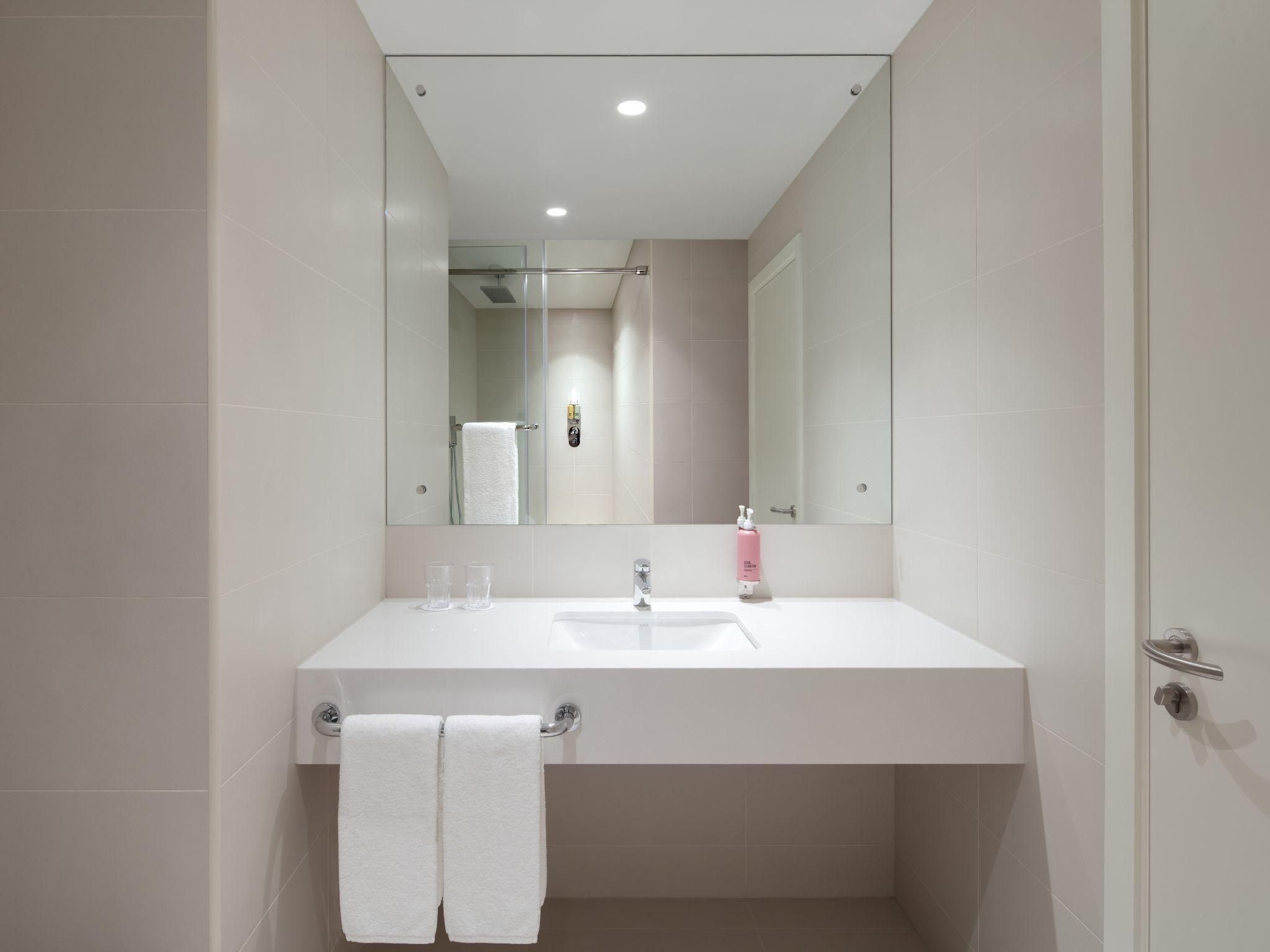 Rove Bur Dubai Healthcare City Rover Room 3