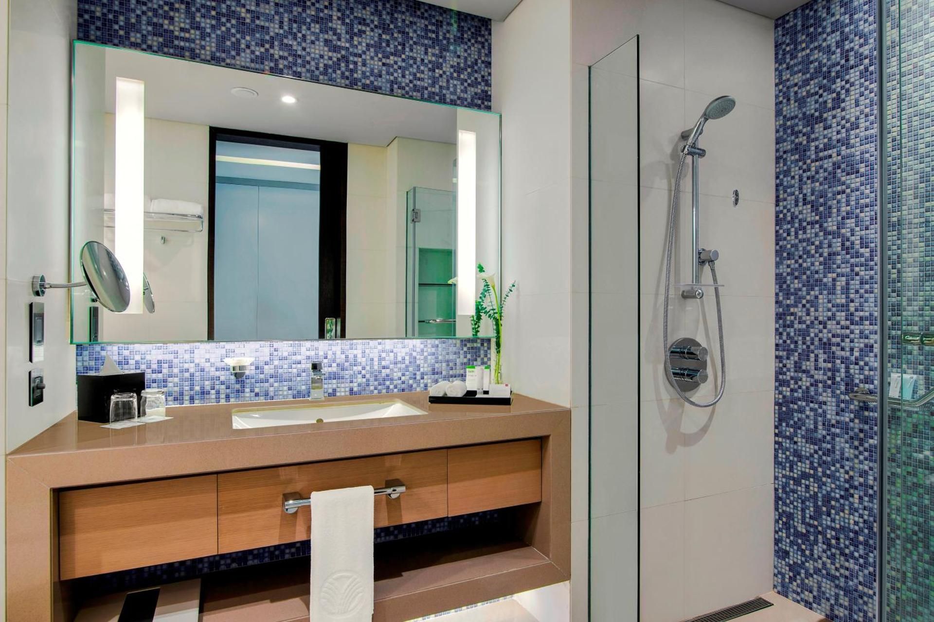 Capital Centre Arjaan by Rotana Studio with King Bed 3