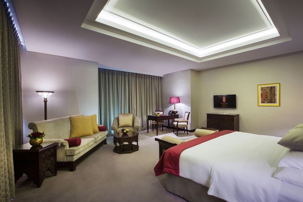 Deluxe Room, 1 King Bed (Palace View)