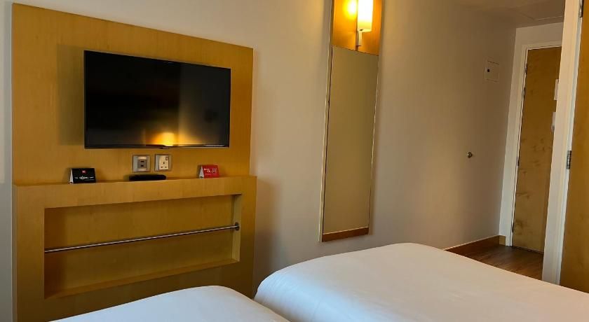 ibis One Central Hotel Standard Twin 15
