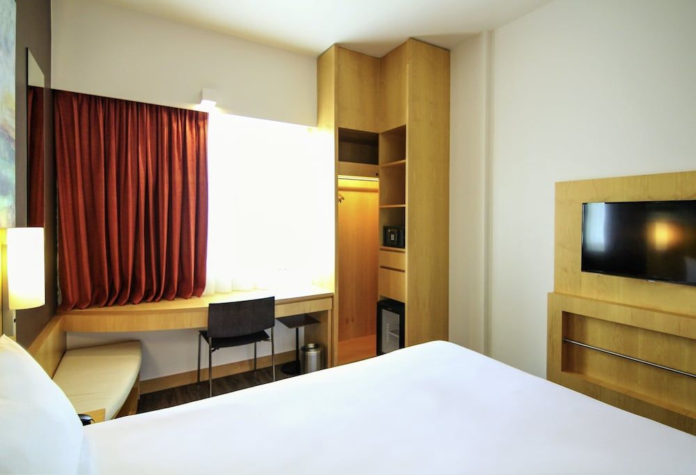 undefined ibis One Central Hotel 2