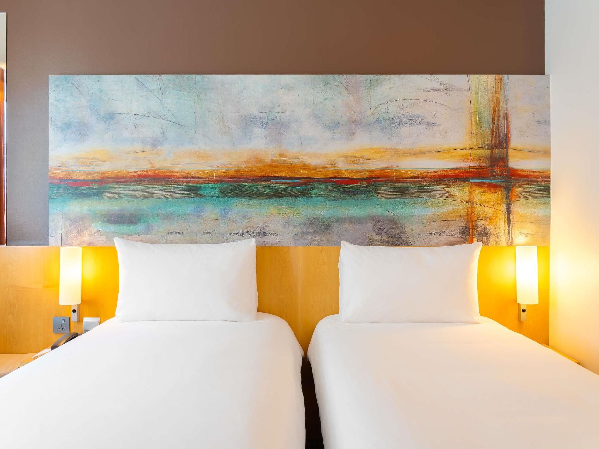 ibis One Central Hotel Standard Twin 8
