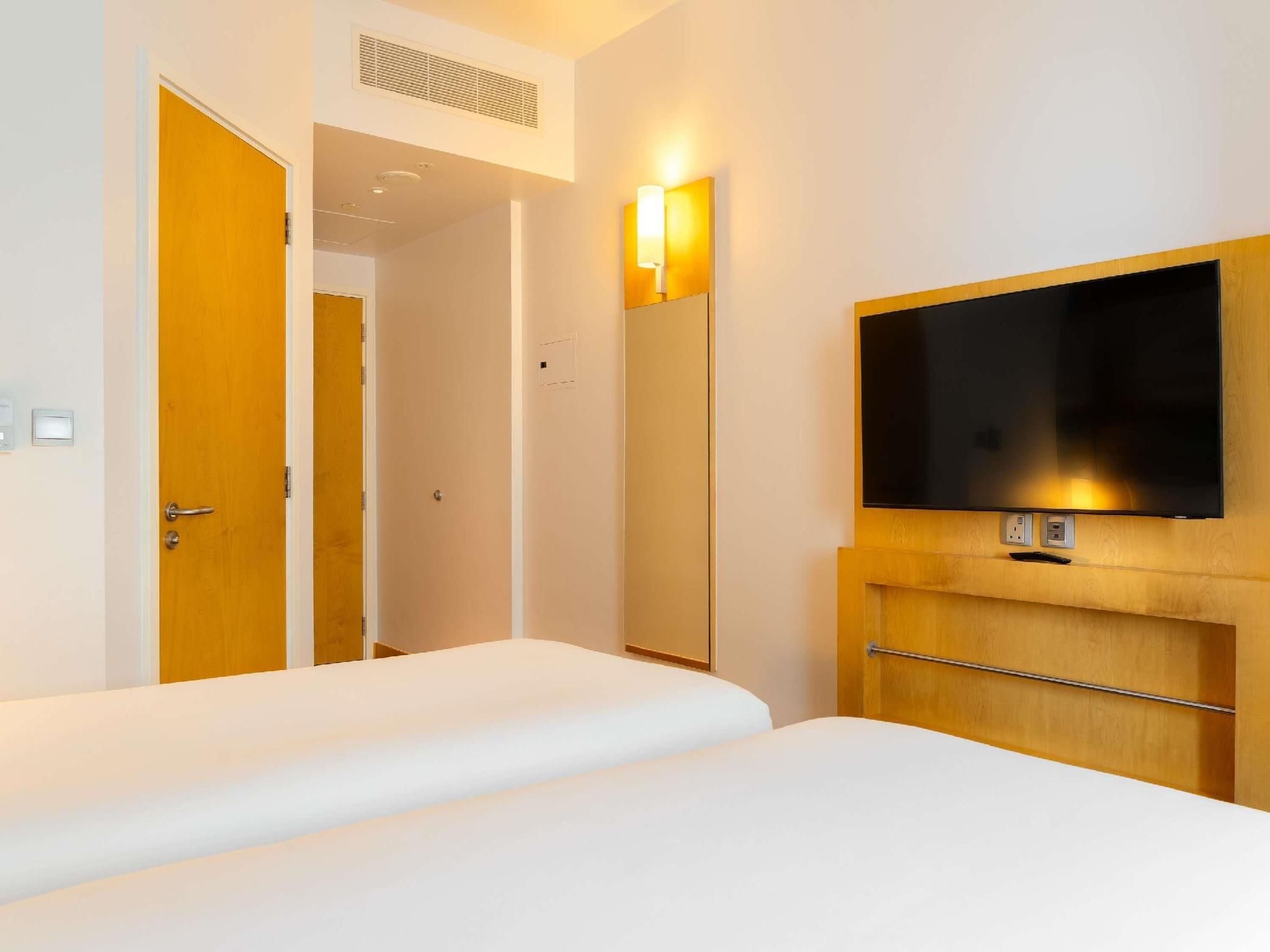 ibis One Central Hotel Standard Twin 6