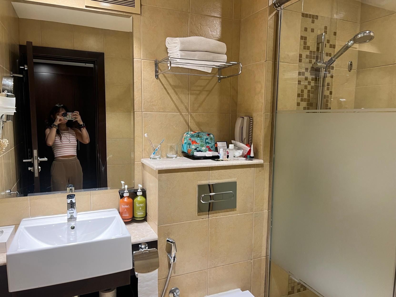 City Seasons Towers Premium Twin Room 11