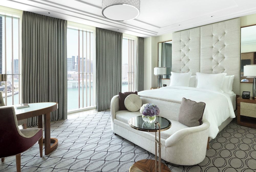 Deluxe Room, 1 King Bed (Waterfront)