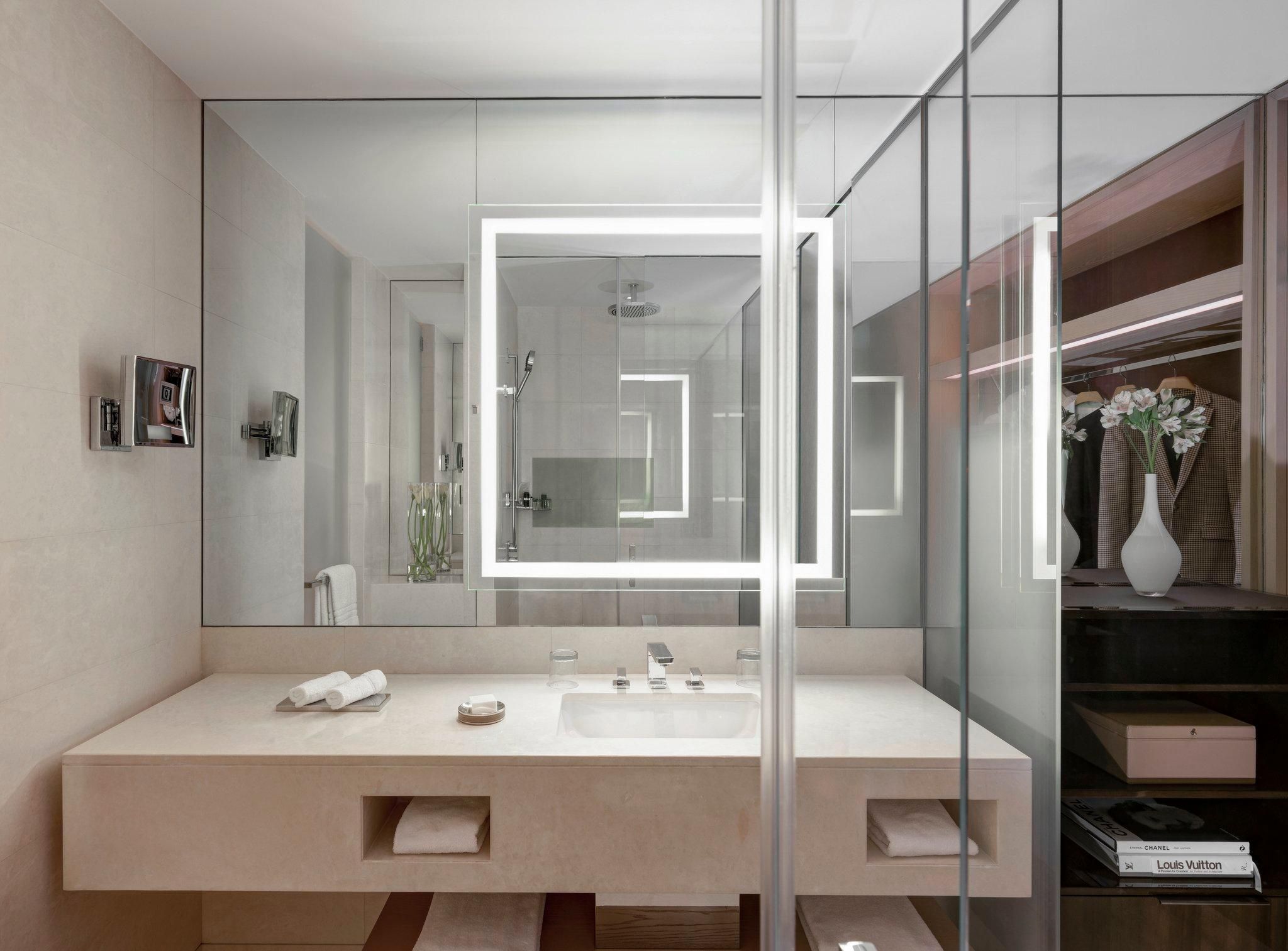 Deluxe DIFC Room King