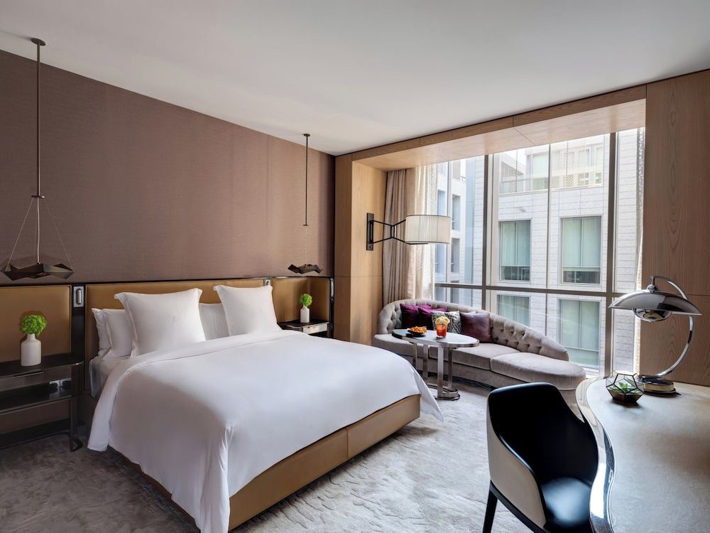 Four Seasons Hotel Dubai International Financial Centre Superior Room, 1 King Bed 5