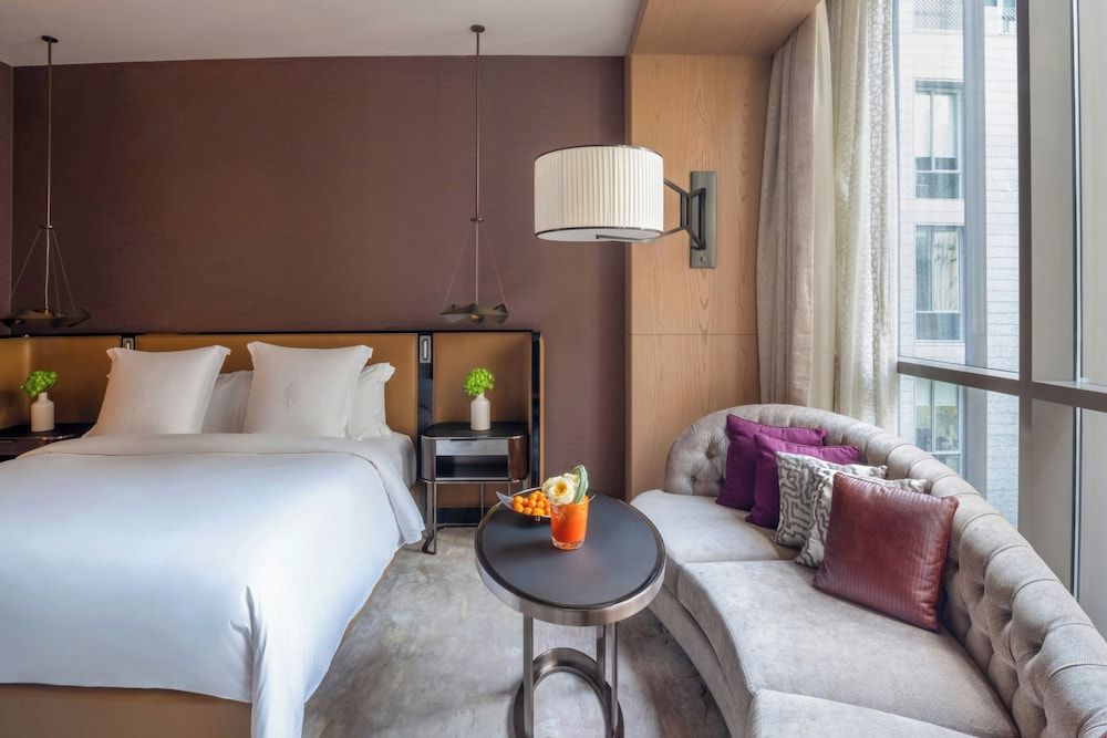 Four Seasons Hotel Dubai International Financial Centre Superior Room, 1 King Bed 3