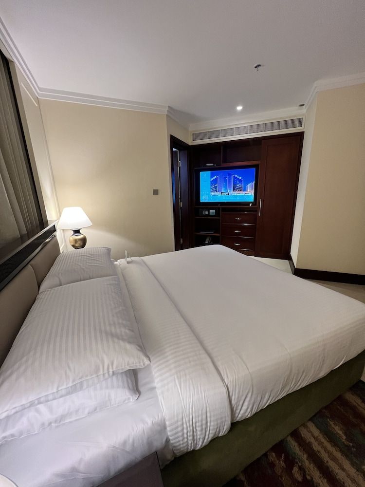 City Seasons Suites Executive Apartment 2