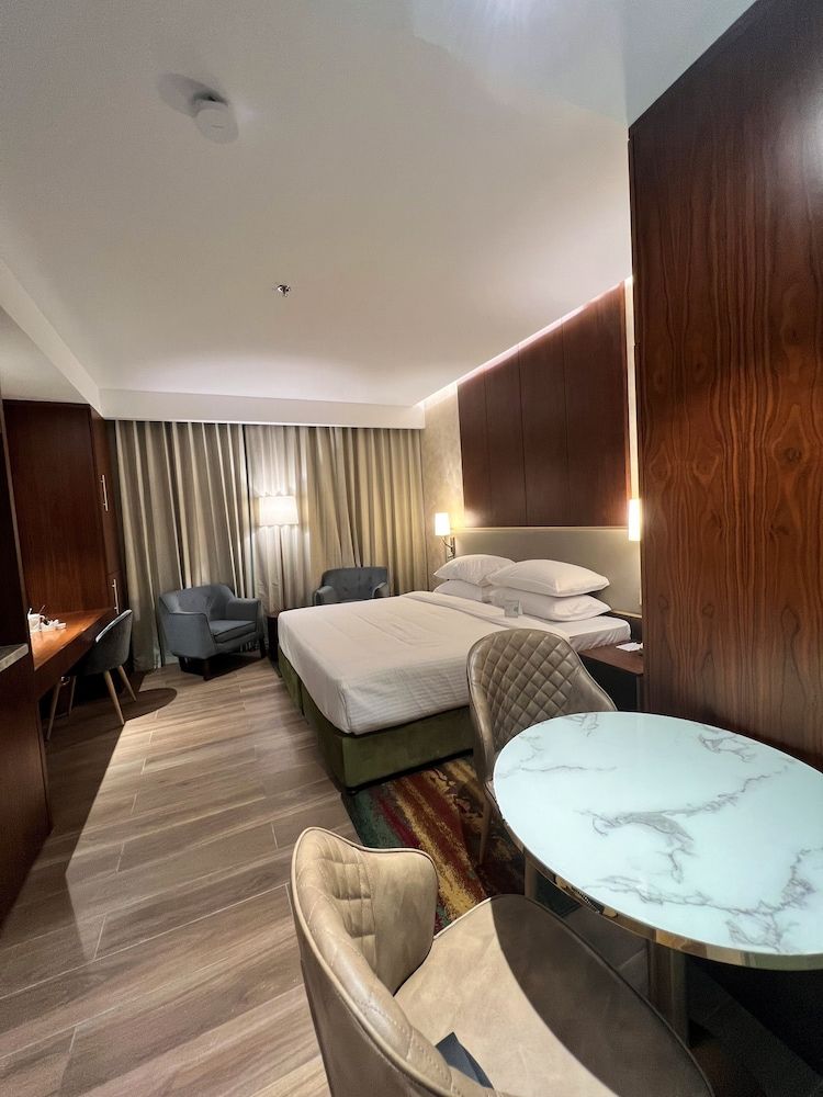 City Seasons Suites Premium Studio