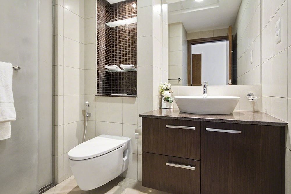 Bespoke Residences - Bay Square Bespoke Residences -Bay Square  One Bedroom Creek View 4