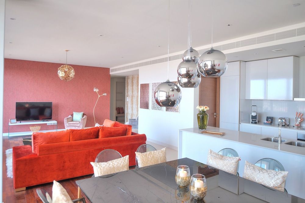 Dream Inn Dubai - City Walk Deluxe Apartment, 4 Bedrooms, City View 16