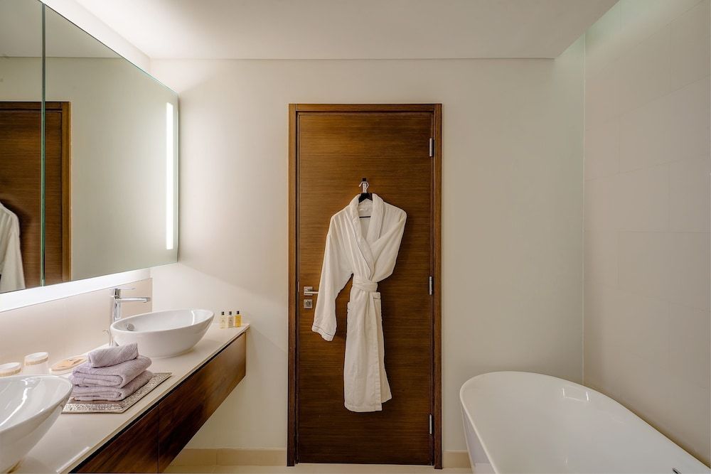 Dream Inn Dubai - City Walk Deluxe Apartment, 4 Bedrooms, City View 24